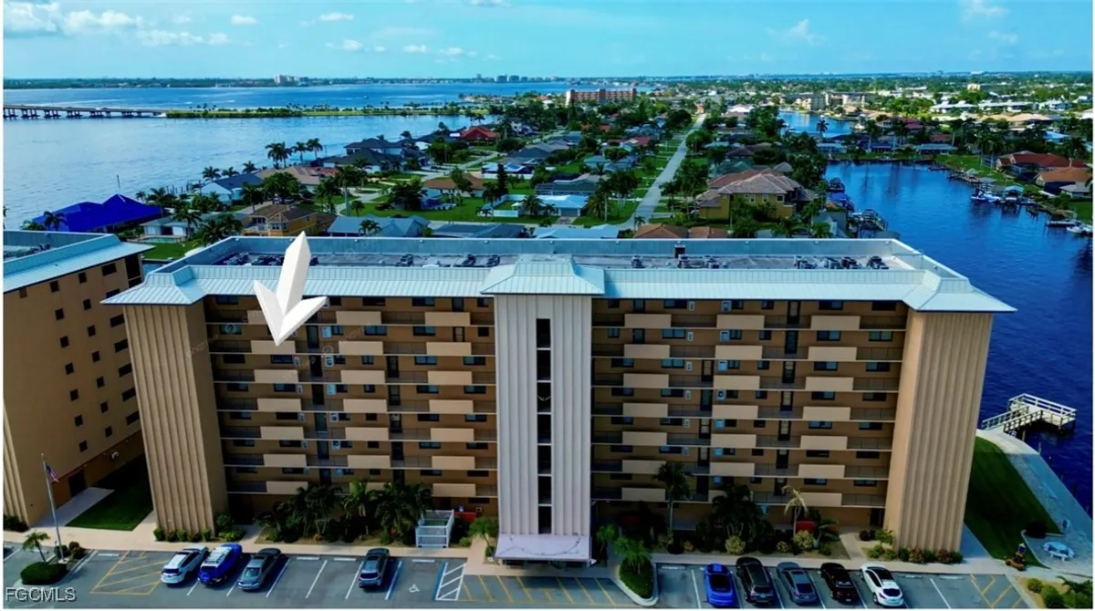 Property Slideshow image 1 of 49 | 4260 se 20th pl 701, Cape Coral, FL, 33904