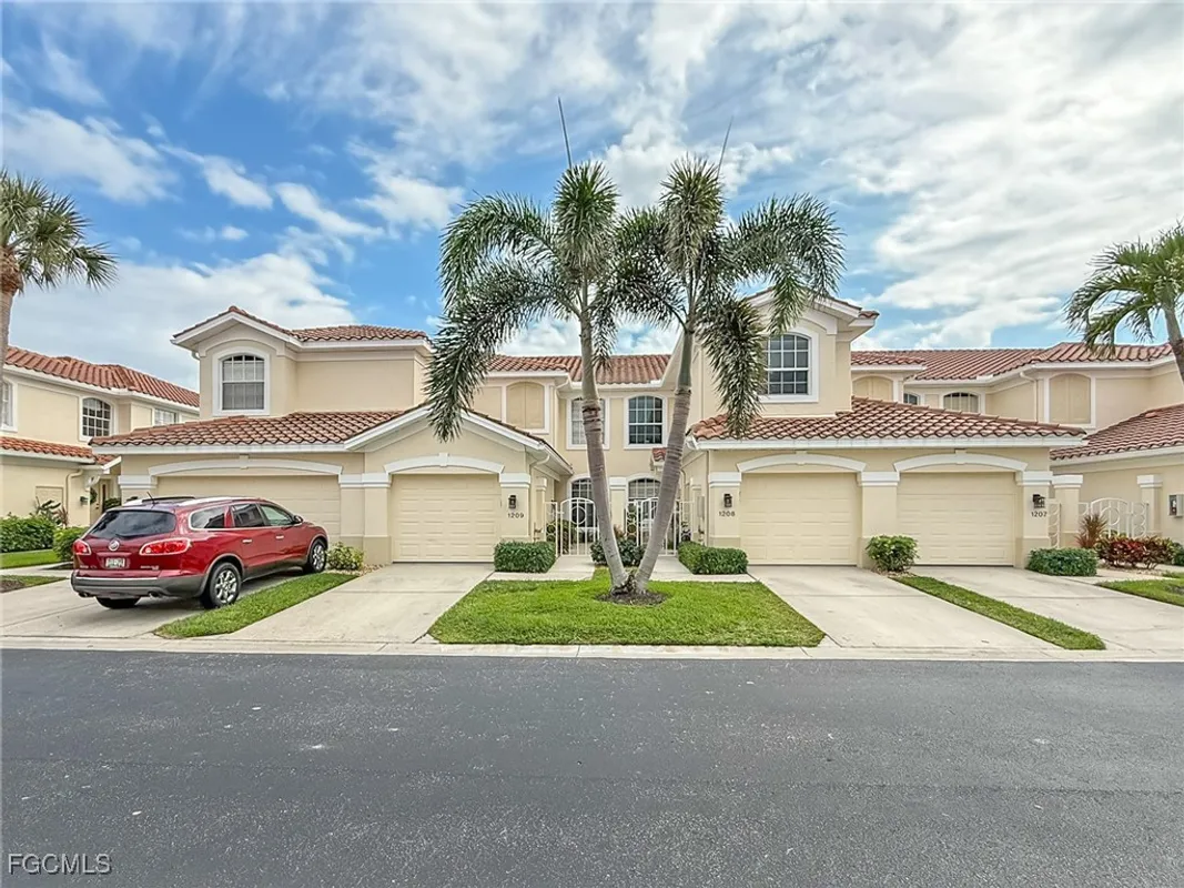 Property Slideshow image 1 of 35 | 15055 tamarind cay ct 1209, Fort Myers, FL, 33908