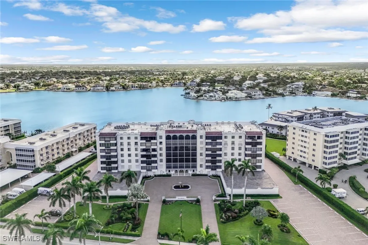 Property Slideshow image 1 of 28 | 3430 gulf shore blvd 5j, Naples, FL, 34103