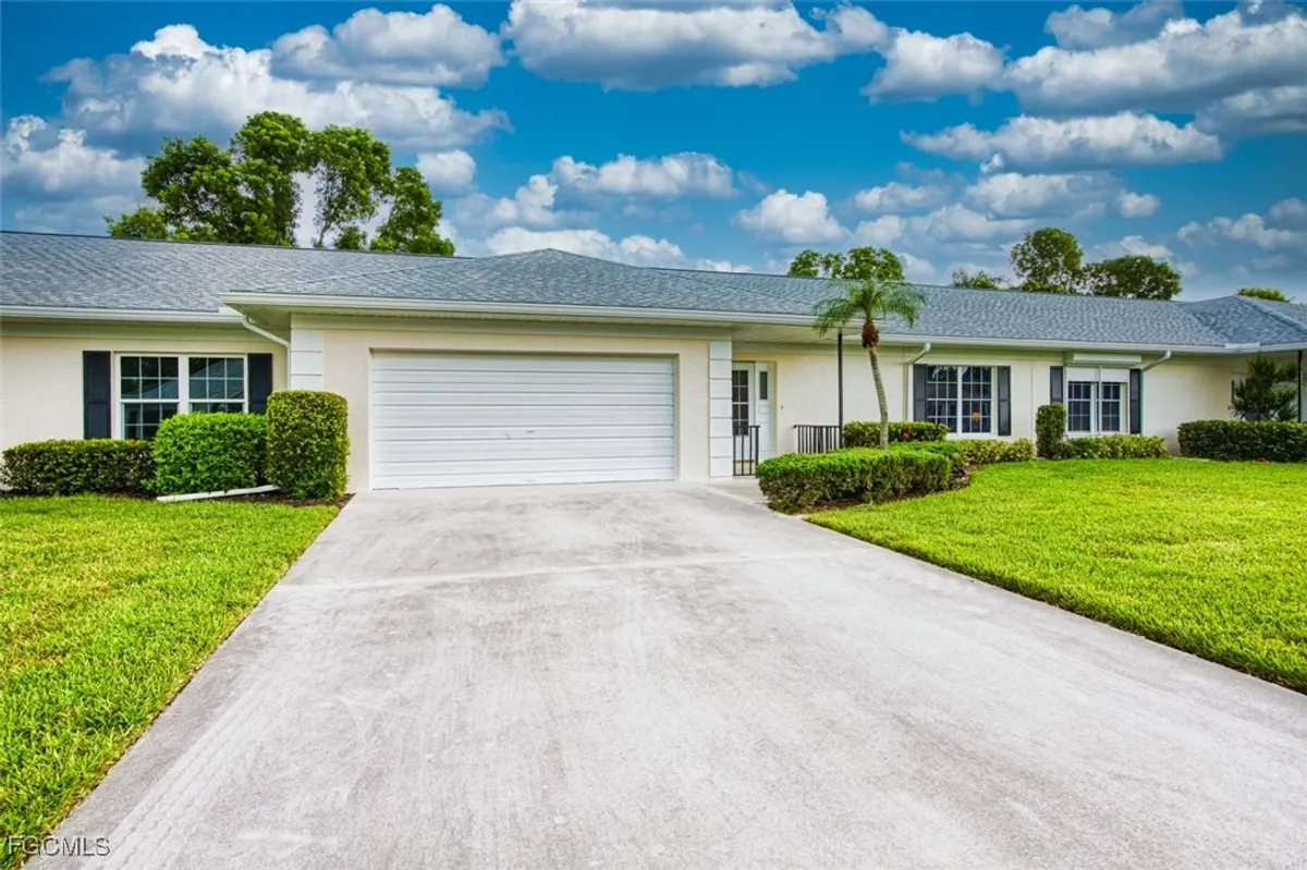 Property Slideshow image 1 of 40 | 1271 s brandywine cir, Fort Myers, FL, 33919
