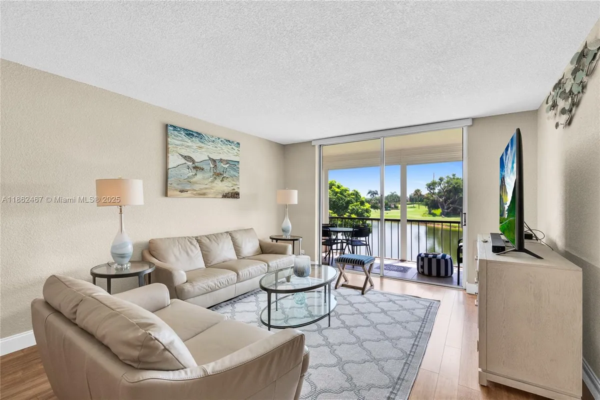 Property Slideshow image 1 of 20 | 9320 s hollybrook lake dr 203, Pembroke Pines, FL, 33025