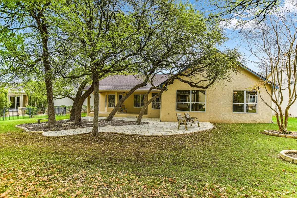 Property Slideshow image 1 of 40 | 202 whippoorwill cv, Georgetown, TX, 78633
