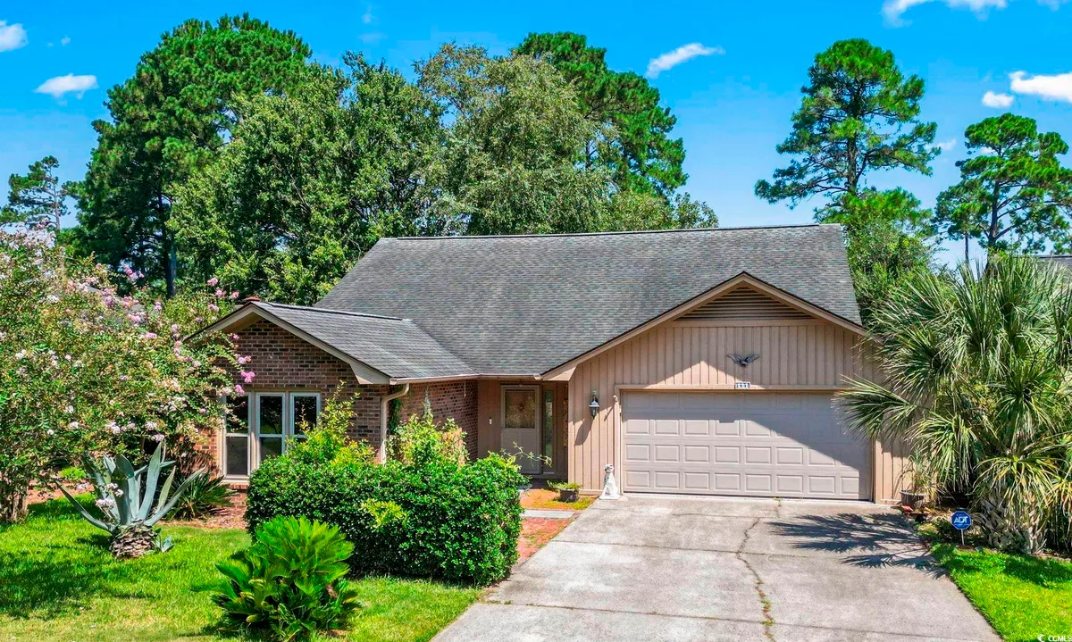 Property Slideshow image 1 of 35 | 111 laurelwood ln, Conway, SC, 29526