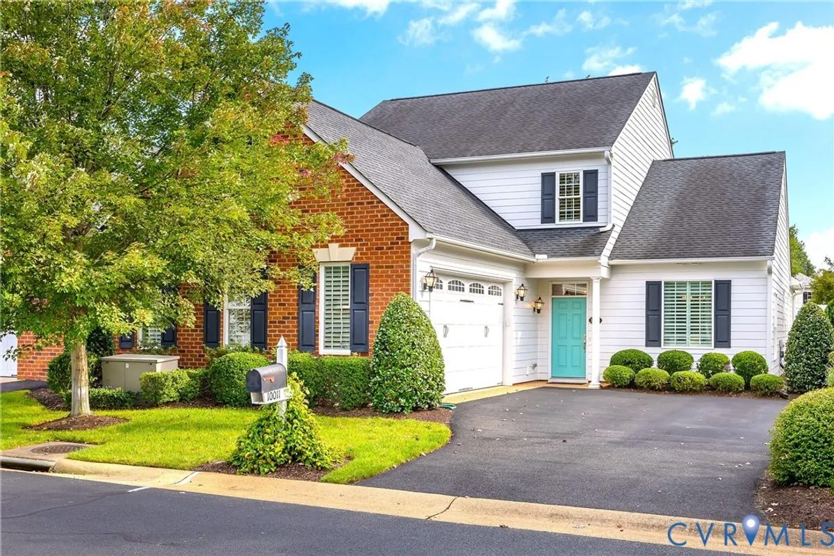 Property Slideshow image 1 of 47 | 10011 berry pond ln, Mechanicsville, VA, 23116