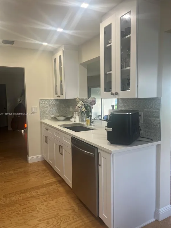 Property Slideshow image 1 of 53 | 8221 nw 14th st, Plantation, FL, 33322