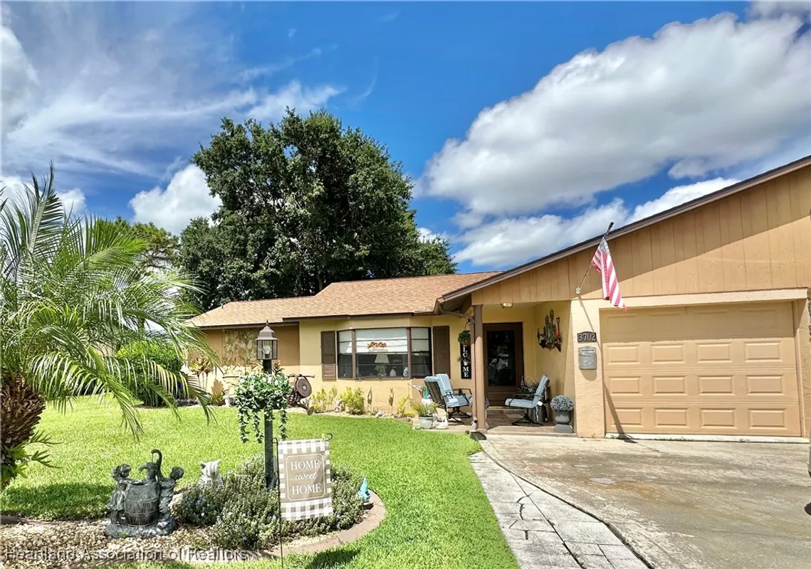 Property Slideshow image 1 of 15 | 3702 thunderbird hill cir, Sebring, FL, 33872