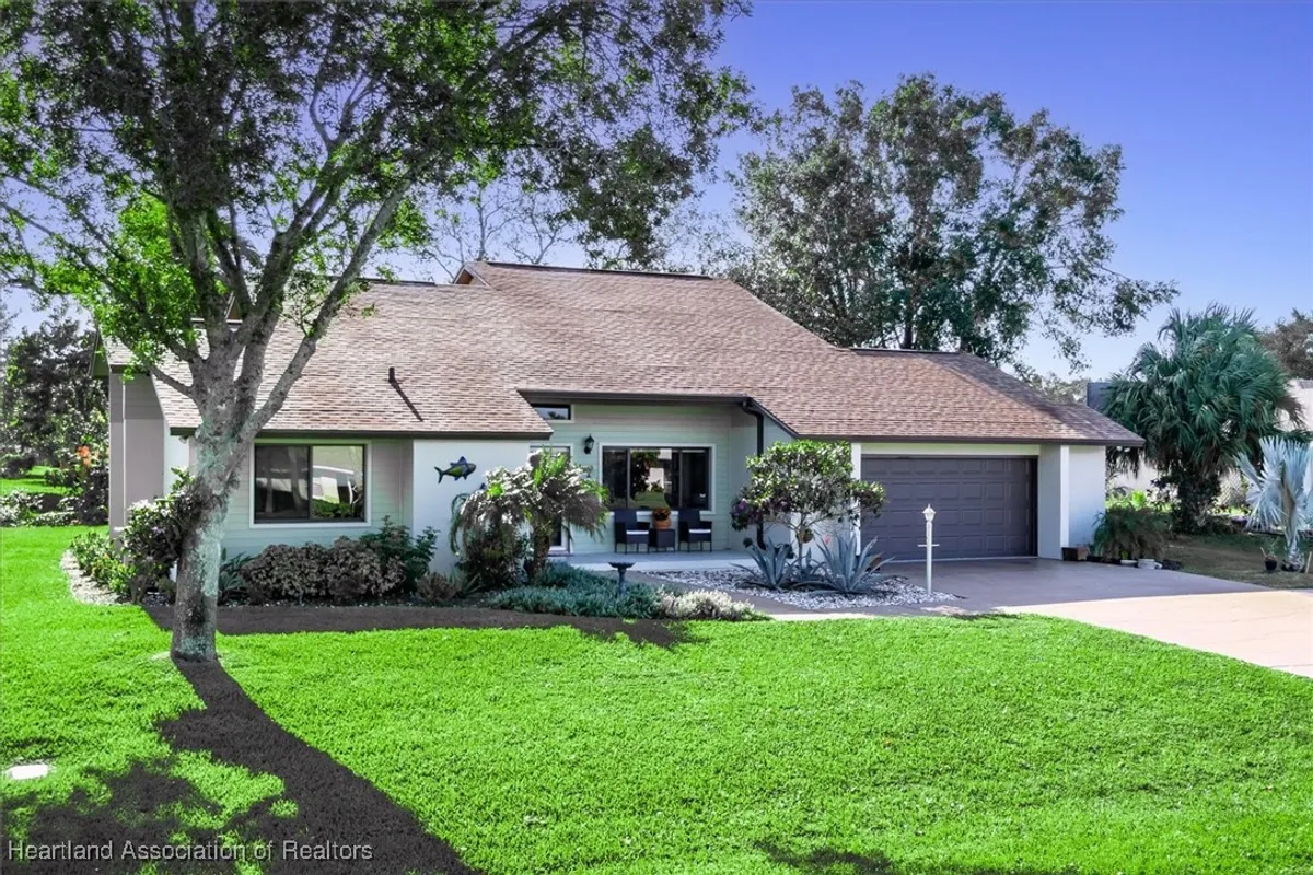 Property Slideshow image 1 of 48 | 112 tomoka blvd, Lake Placid, FL, 33852