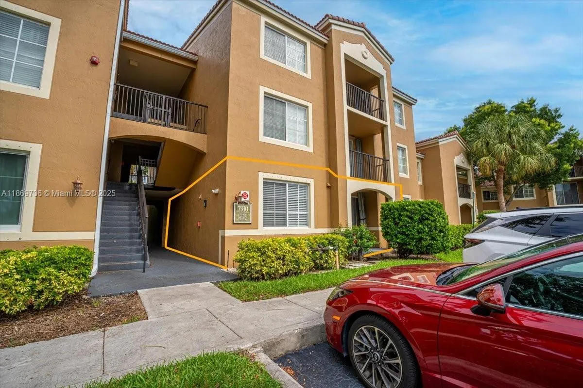 Property Slideshow image 1 of 31 | 7910 n nob hill rd apt 105, Tamarac, FL, 33321