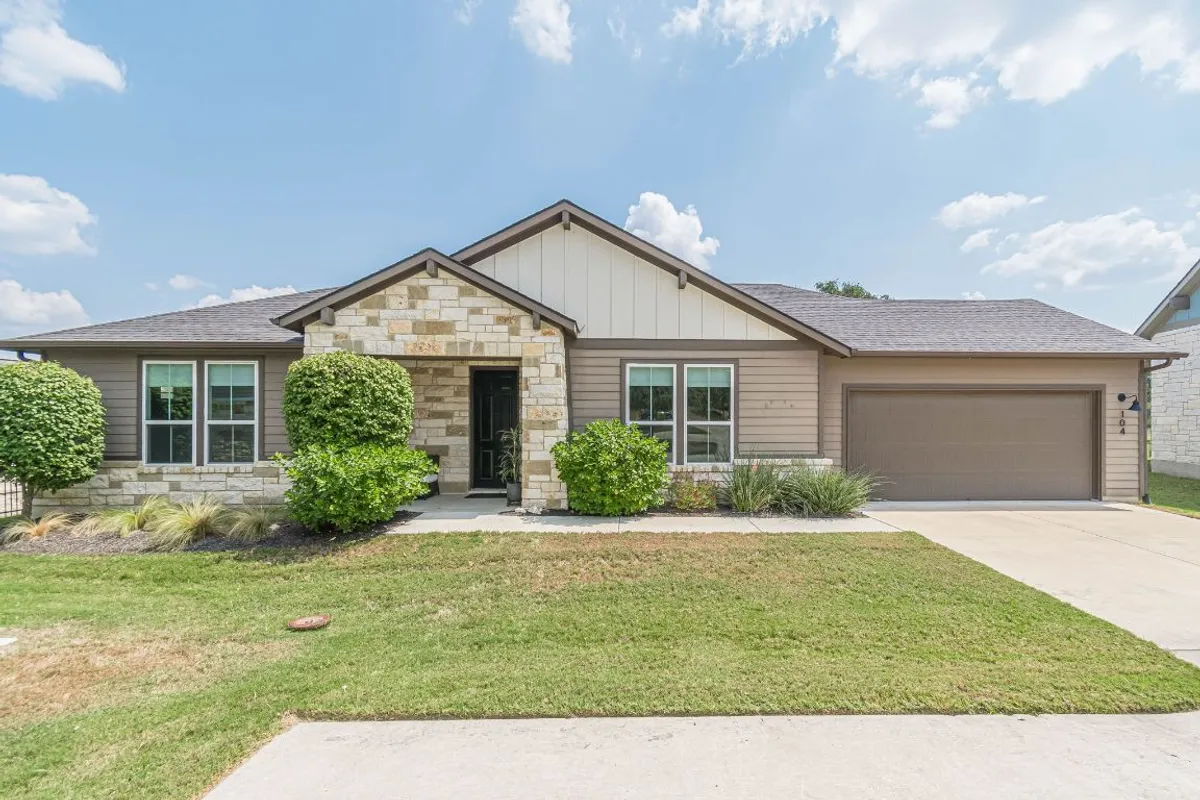 Property Slideshow image 1 of 40 | 318 dancing oak ln unit 104, San Marcos, TX, 78666