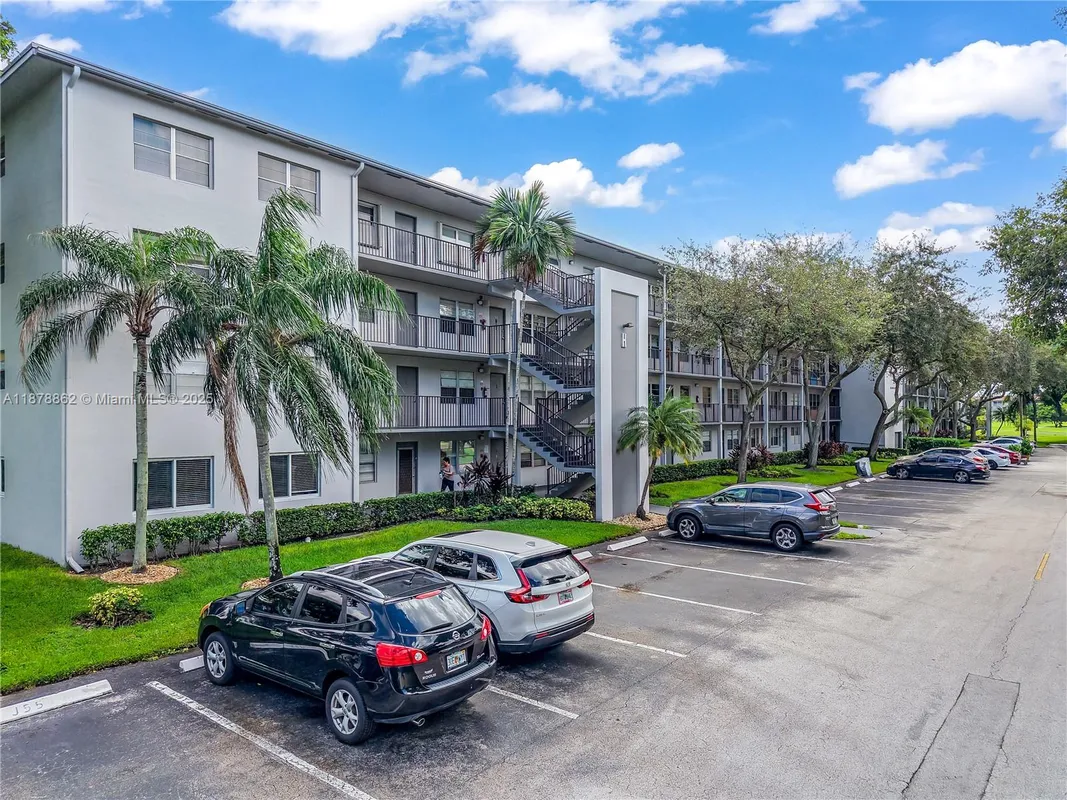 Property Slideshow image 1 of 28 | 251 sw 132nd way h201, Pembroke Pines, FL, 33027