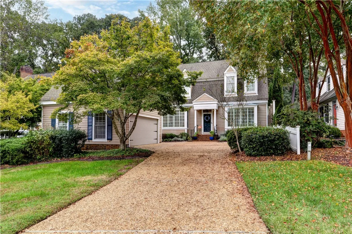 Property Slideshow image 1 of 36 | 102 alwoodley, Williamsburg, VA, 23188