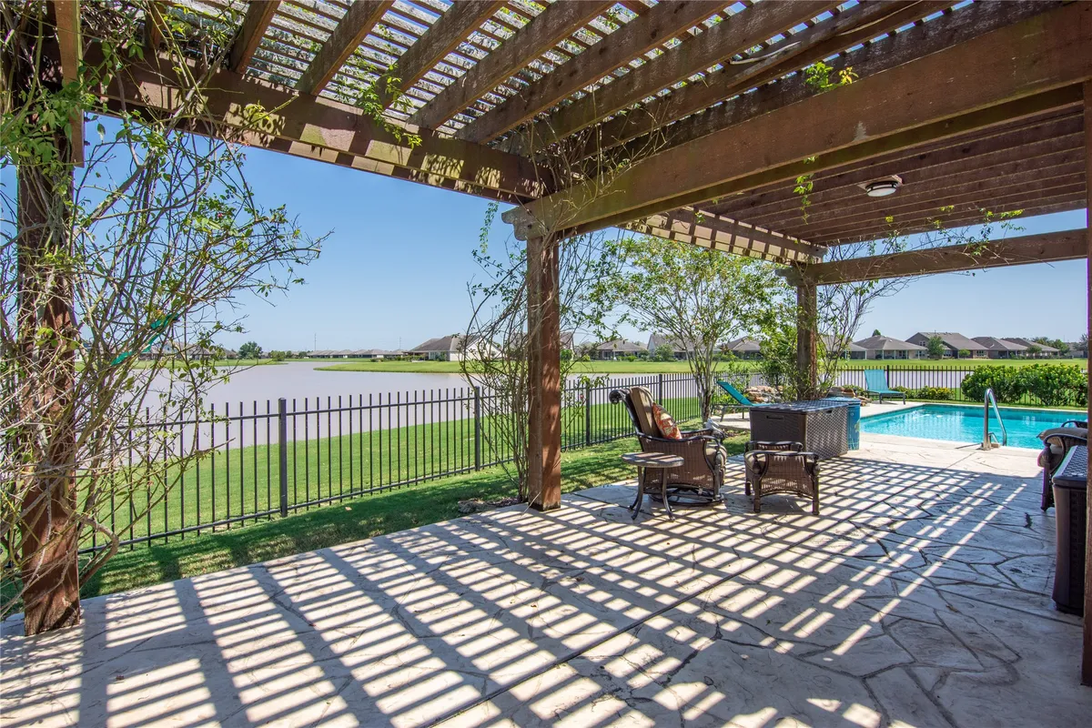Property Slideshow image 1 of 45 | 442 spindrift cir, Richmond, TX, 77469