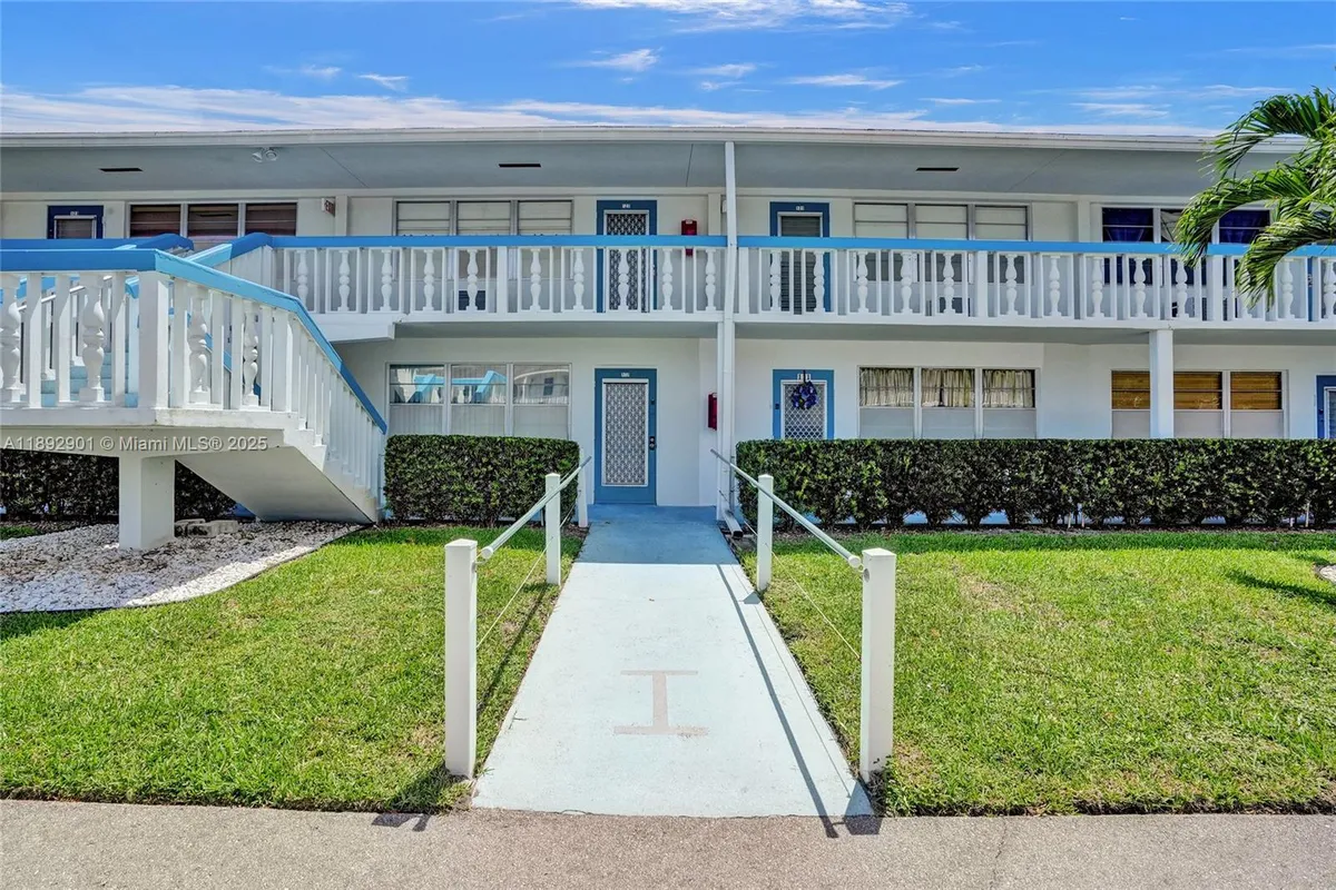 Property Slideshow image 1 of 28 | 122 oakridge i # 122, Deerfield Beach, FL, 33442