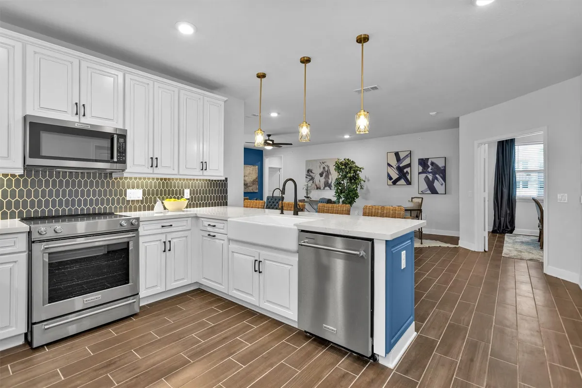 Property Slideshow image 1 of 37 | 6804 westview dr apt 2207, Houston, TX, 77055