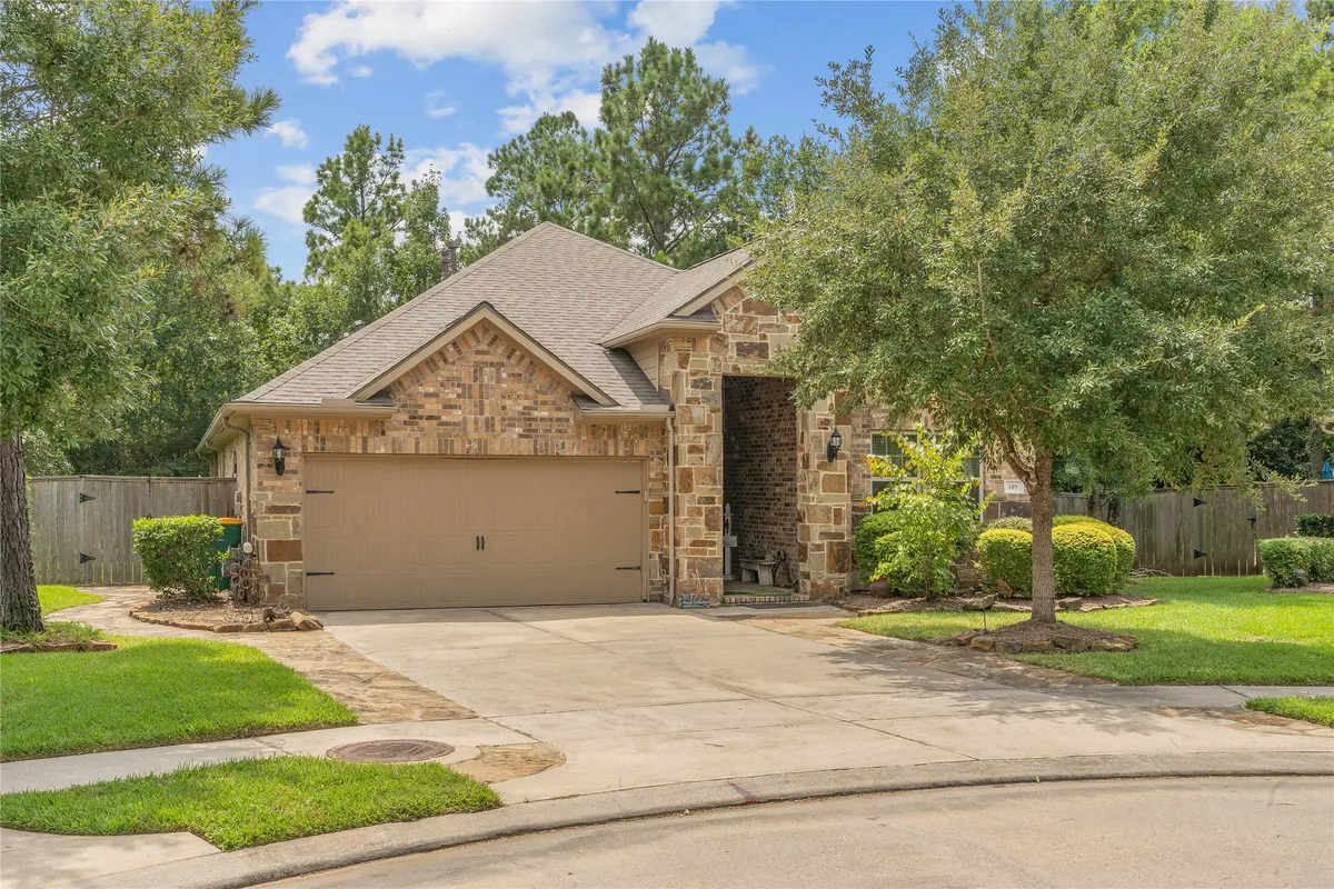 Property Slideshow image 1 of 39 | 149 bellardia ct, Montgomery, TX, 77316