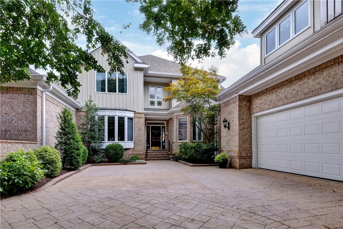 Property Slideshow image 1 of 42 | 215 rivers edge, Williamsburg, VA, 23185