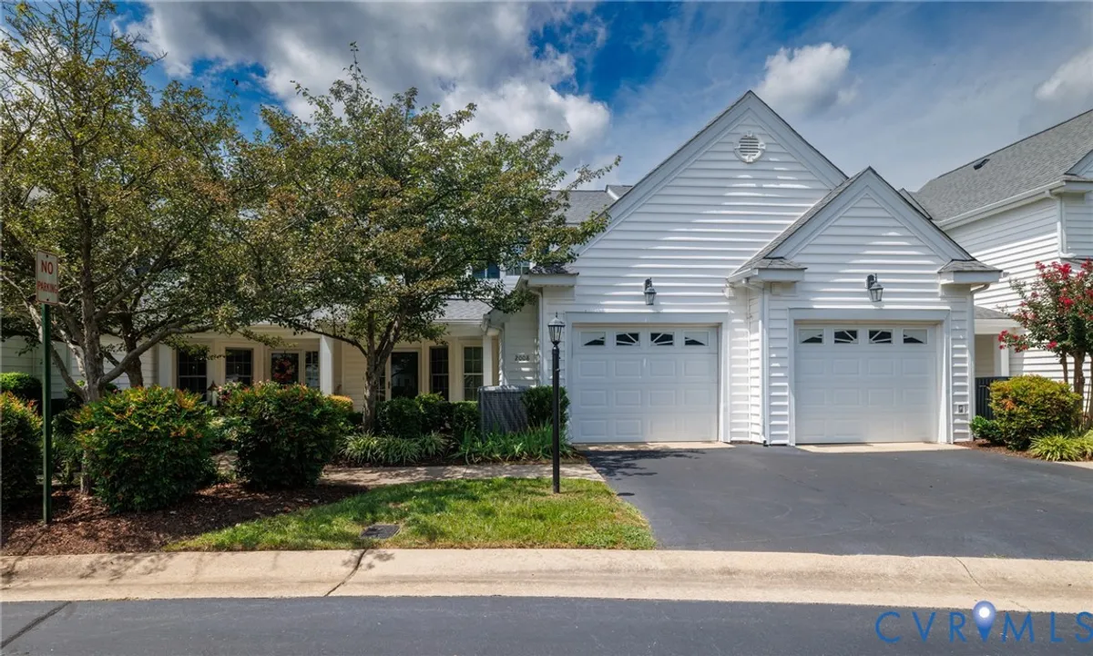 Property Slideshow image 1 of 47 | 2008 magnolia grove way, Midlothian, VA, 23113