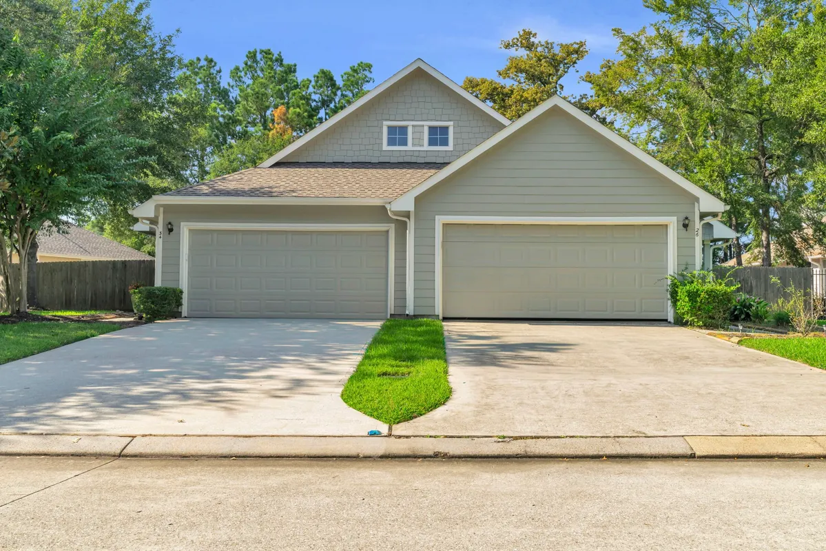 Property Slideshow image 1 of 47 | 34 greenwich pl, Conroe, TX, 77384