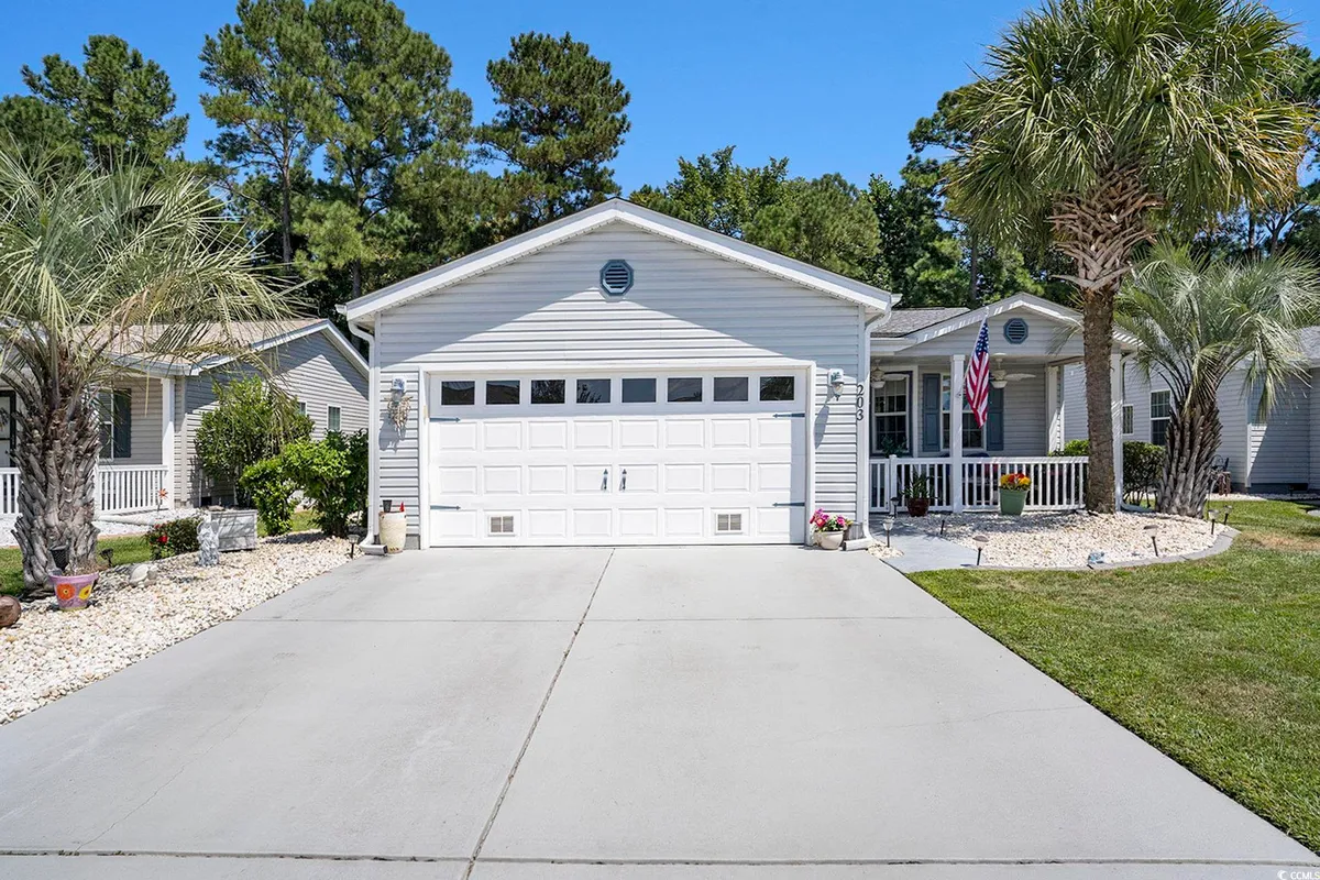 Property Slideshow image 1 of 33 | 203 lakeside crossing dr, Conway, SC, 29526