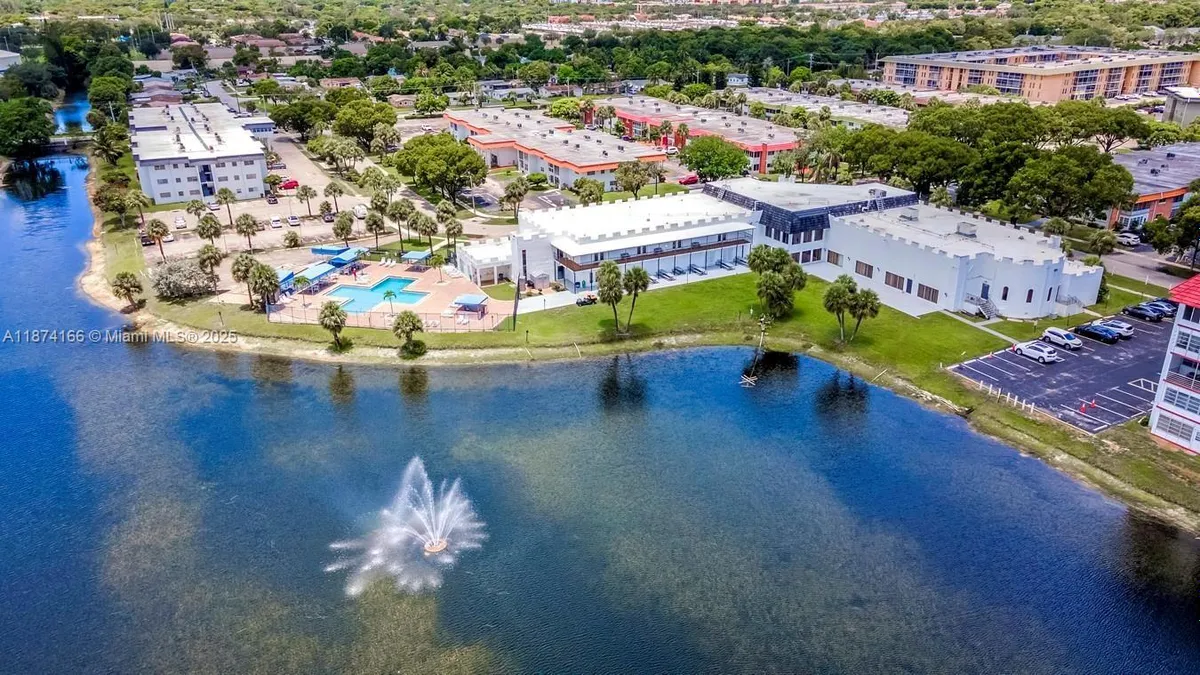 Property Slideshow image 1 of 39 | 4750 nw 22nd ct 114, Lauderhill, FL, 33313