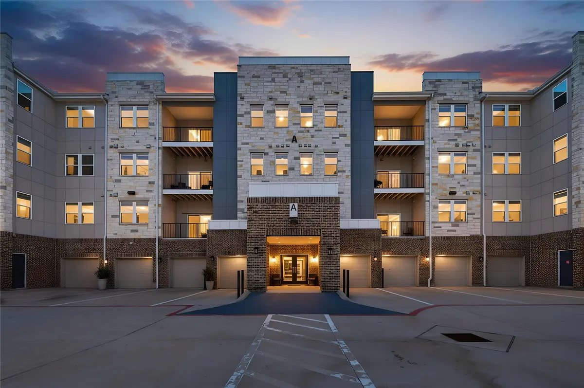 Property Slideshow image 1 of 37 | 6804 westview dr apt 1207, Houston, TX, 77055
