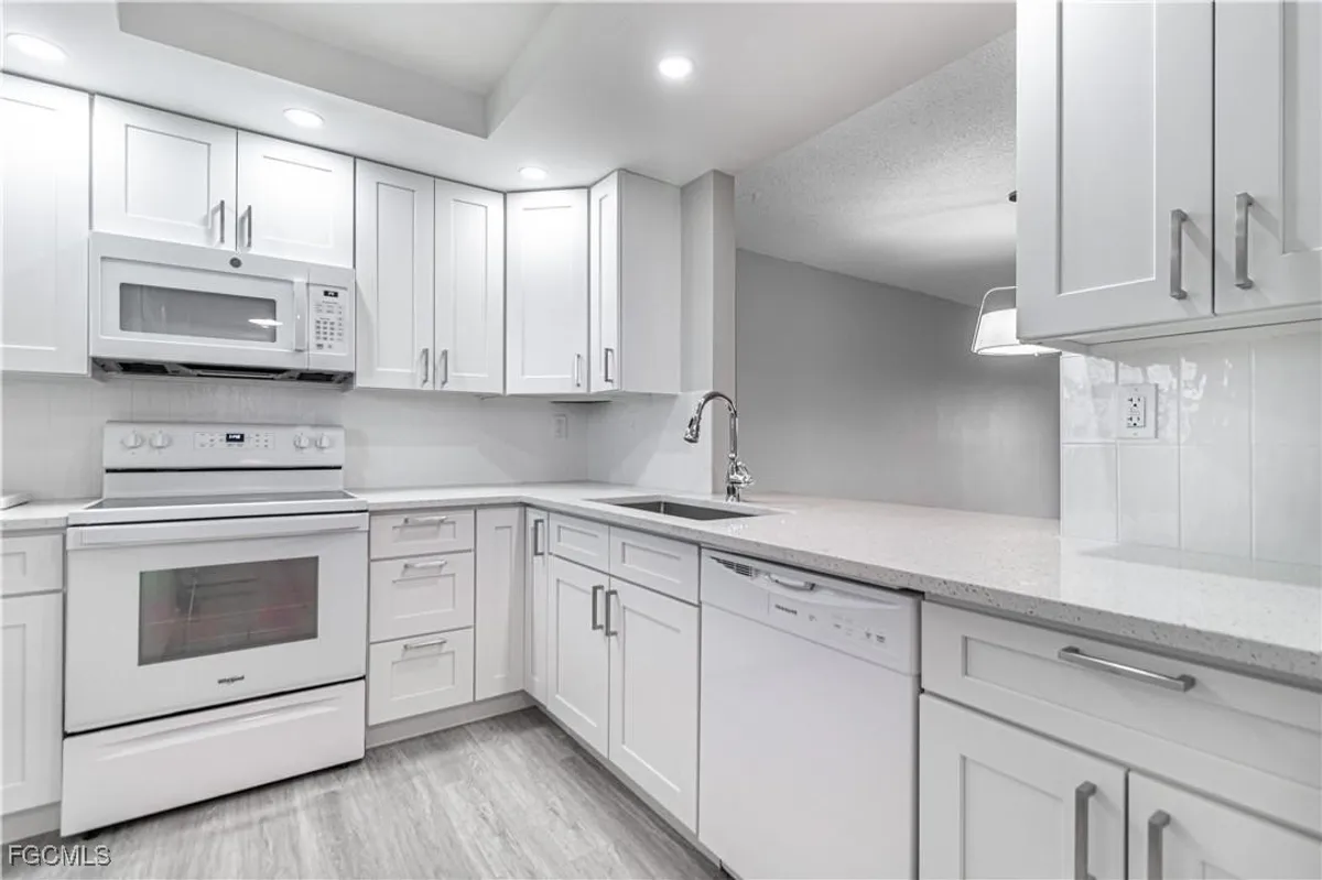 Property Slideshow image 1 of 37 | 6102 augusta dr 315, Fort Myers, FL, 33907