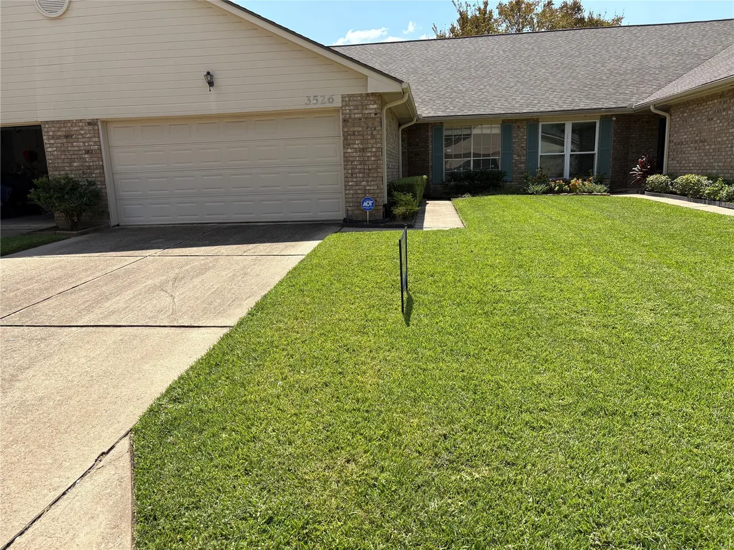 Property Slideshow image 1 of 28 | 3526 teakwood dr, Pearland, TX, 77584