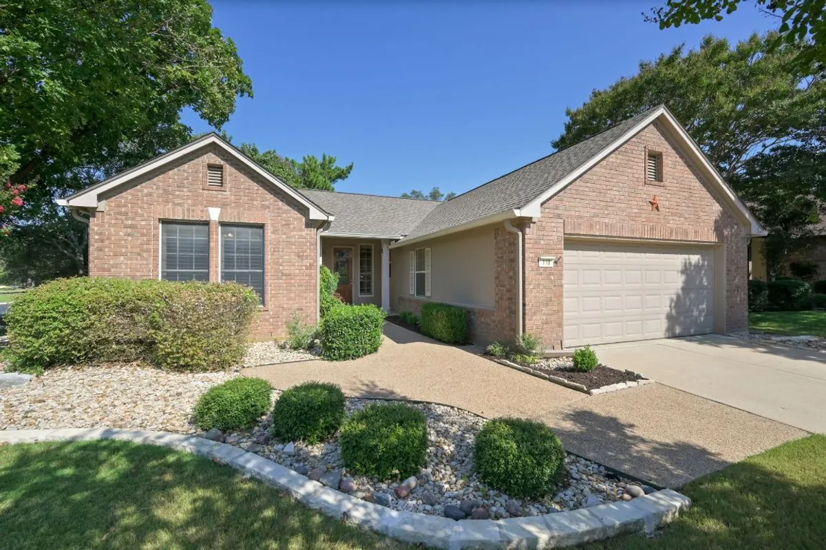 Property Slideshow image 1 of 40 | 110 old chisholm trl, Georgetown, TX, 78633
