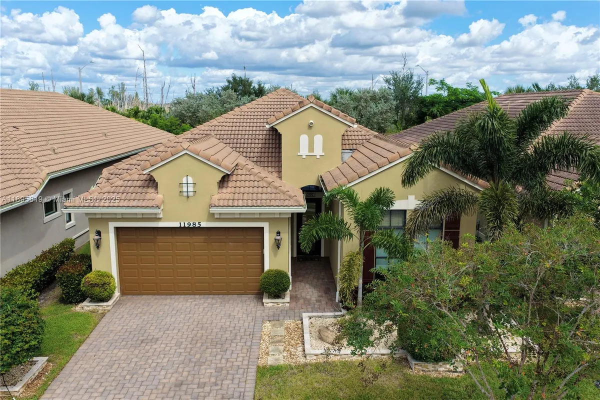 Property Slideshow image 1 of 45 | 11985 kalmar cir, Parkland, FL, 33076