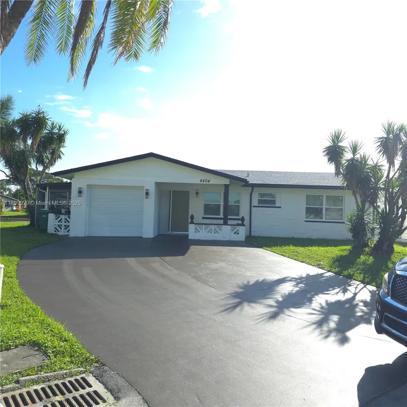 Property Slideshow image 1 of 5 | 4404 nw 46th way, Tamarac, FL, 33319