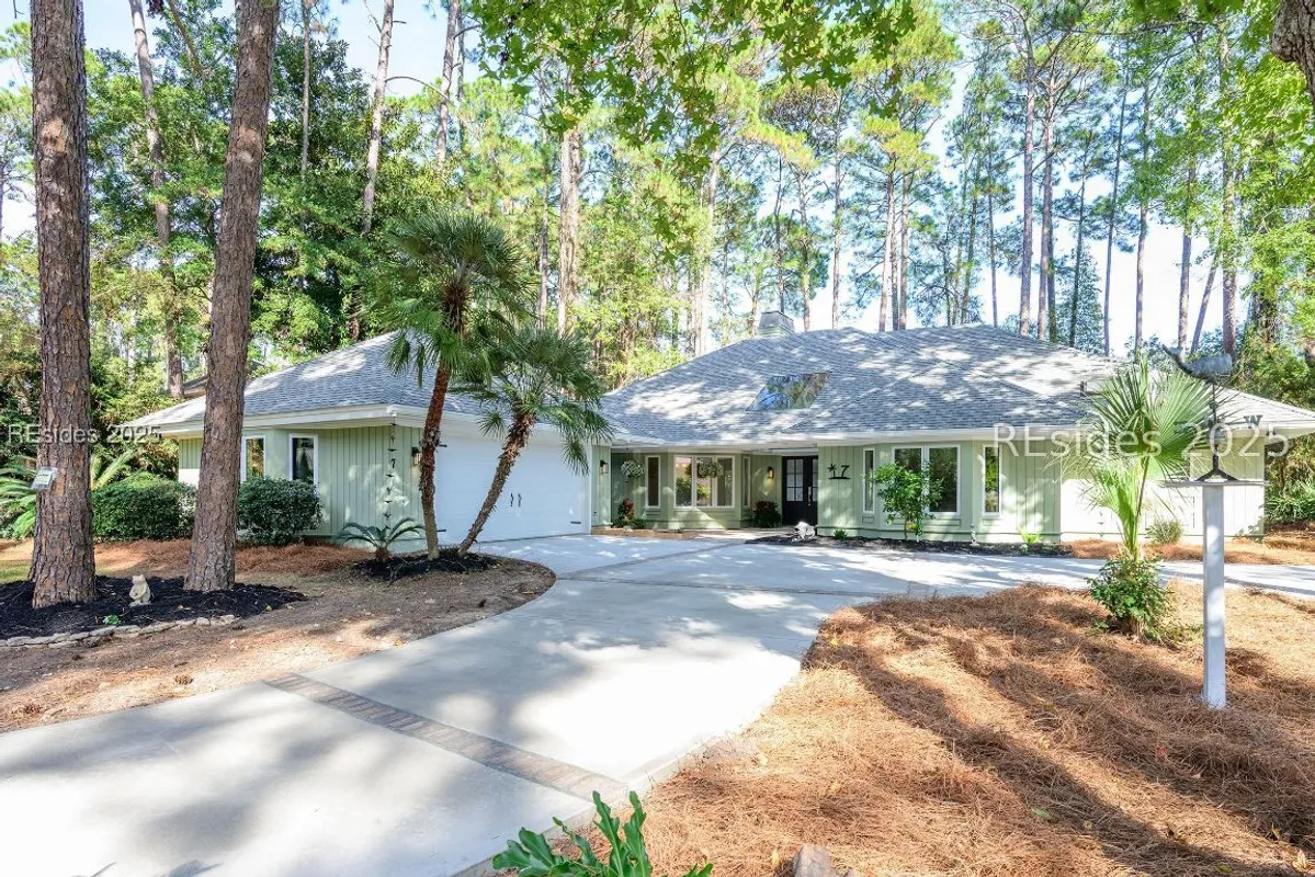 Property Slideshow image 1 of 36 | 7 whispering pines ct, Hilton Head Island, SC, 29926