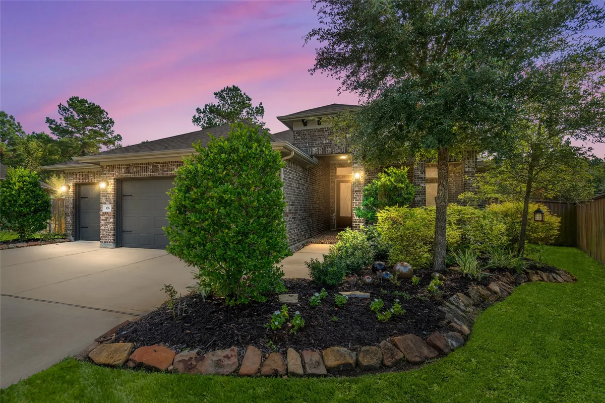 Property Slideshow image 1 of 30 | 106 wild wisteria pl, Montgomery, TX, 77316
