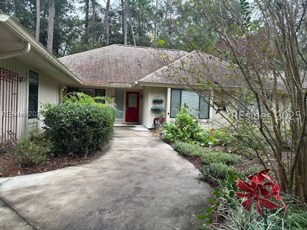 Property Slideshow image 1 of 17 | 3 reflection cove ct, Hilton Head Island, SC, 29926