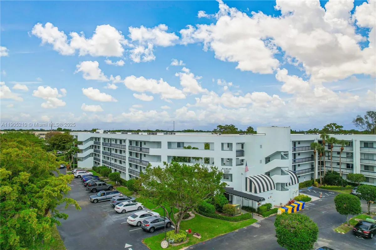 Property Slideshow image 1 of 35 | 6698 10th ave 218, Lake Worth, FL, 33467
