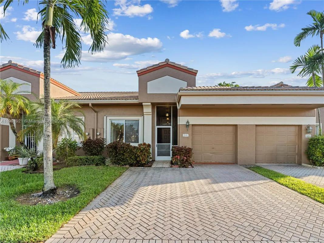 Property Slideshow image 1 of 27 | 10168 lombardy dr, Tamarac, FL, 33321