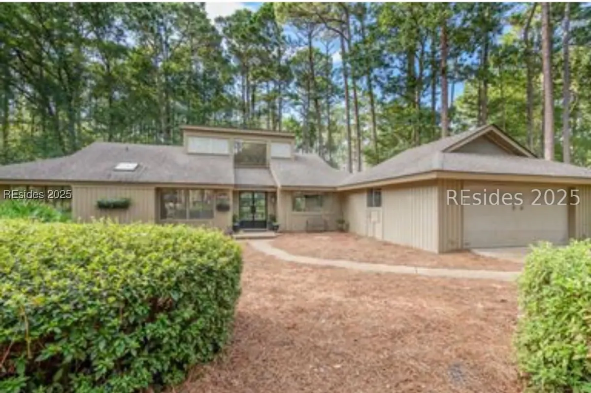 Property Slideshow image 1 of 41 | 4 brown thrasher rd, Hilton Head Island, SC, 29926