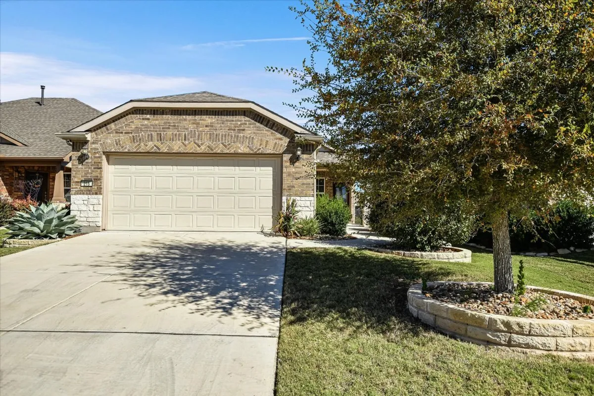Property Slideshow image 1 of 28 | 215 comal ln, Georgetown, TX, 78633