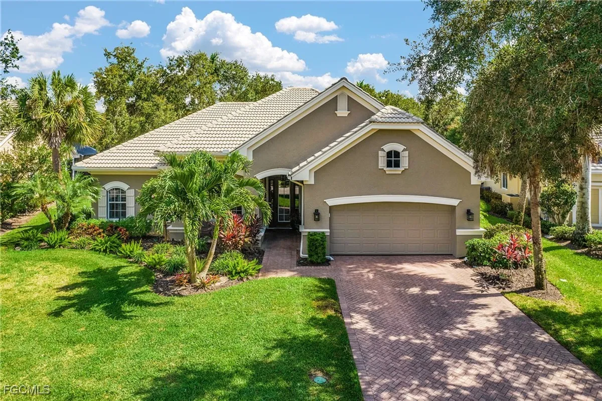 Property Slideshow image 1 of 44 | 3280 shady bnd, Fort Myers, FL, 33905