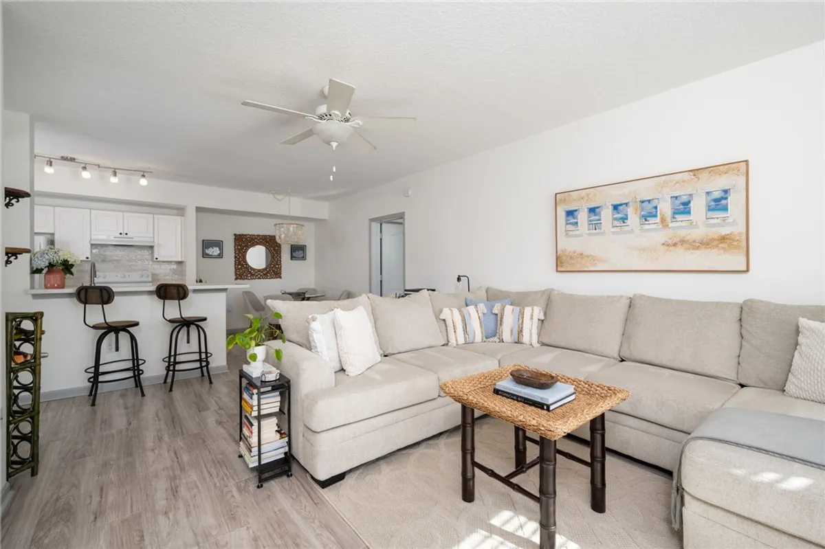 Property Slideshow image 1 of 35 | 5095 fairways cir apt i204, Vero Beach, FL, 32967