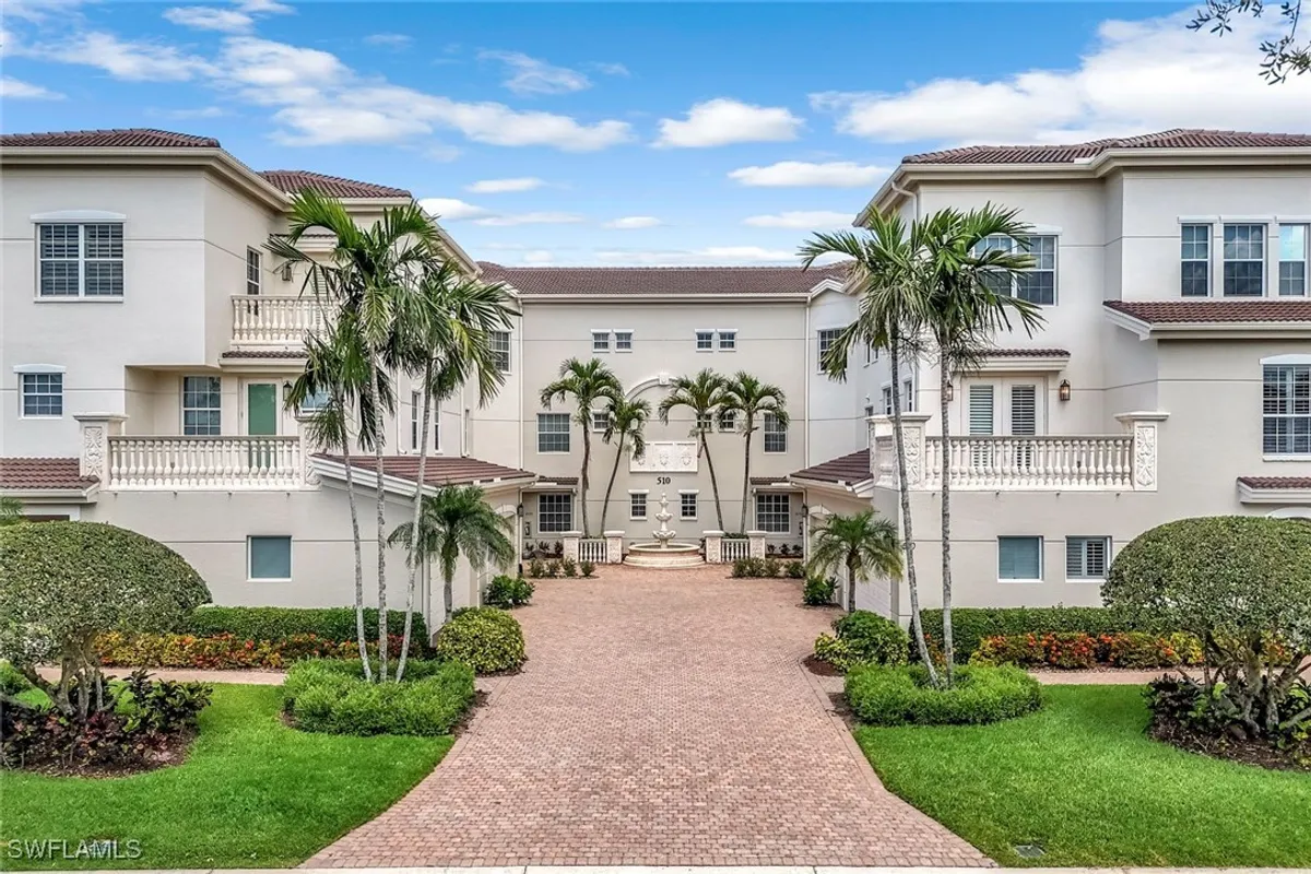 Property Slideshow image 1 of 35 | 510 avellino isles cir 2202, Naples, FL, 34119