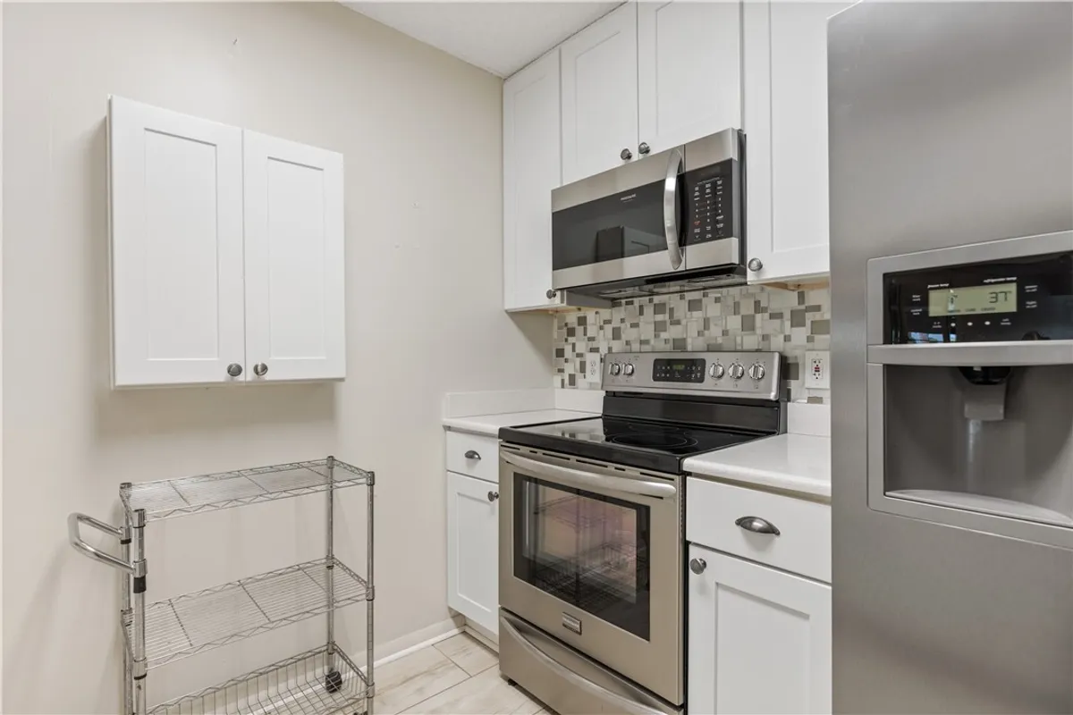 Property Slideshow image 1 of 31 | 21 plantation dr apt 205, Vero Beach, FL, 32966