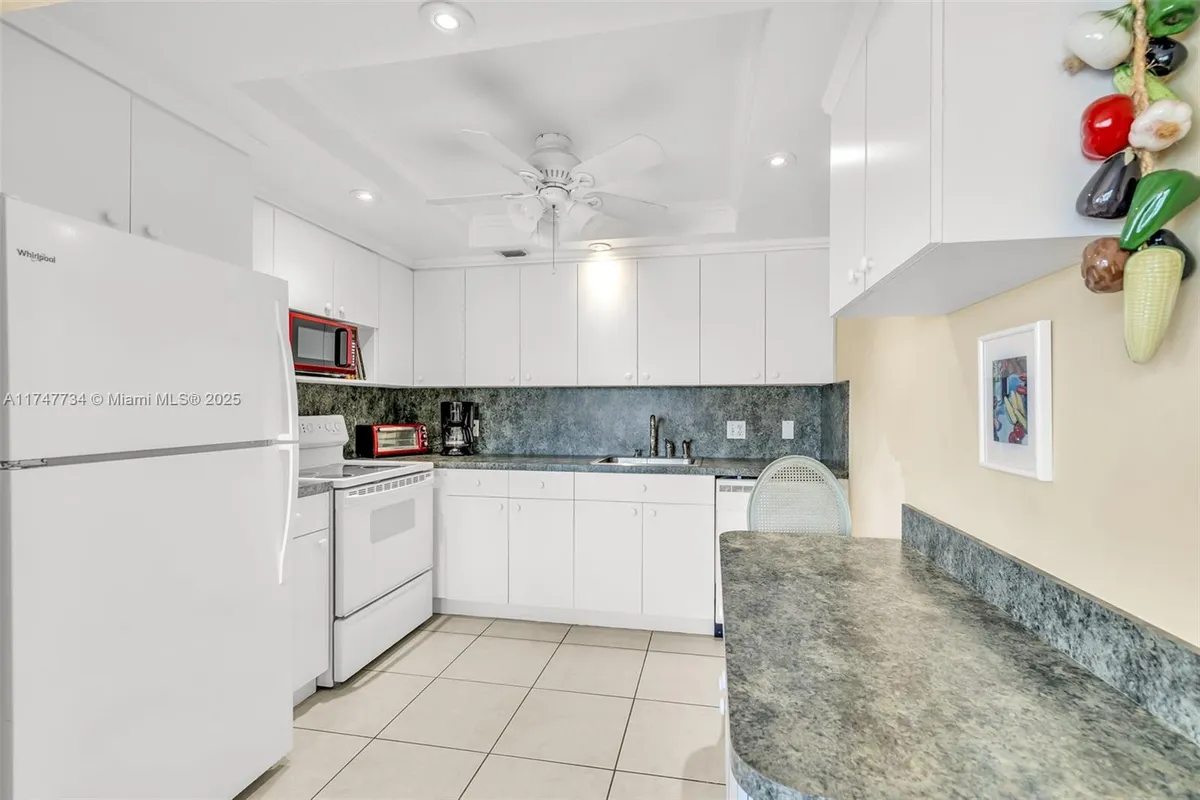 Property Slideshow image 1 of 32 | 250 grantham c # 250, Deerfield Beach, FL, 33442