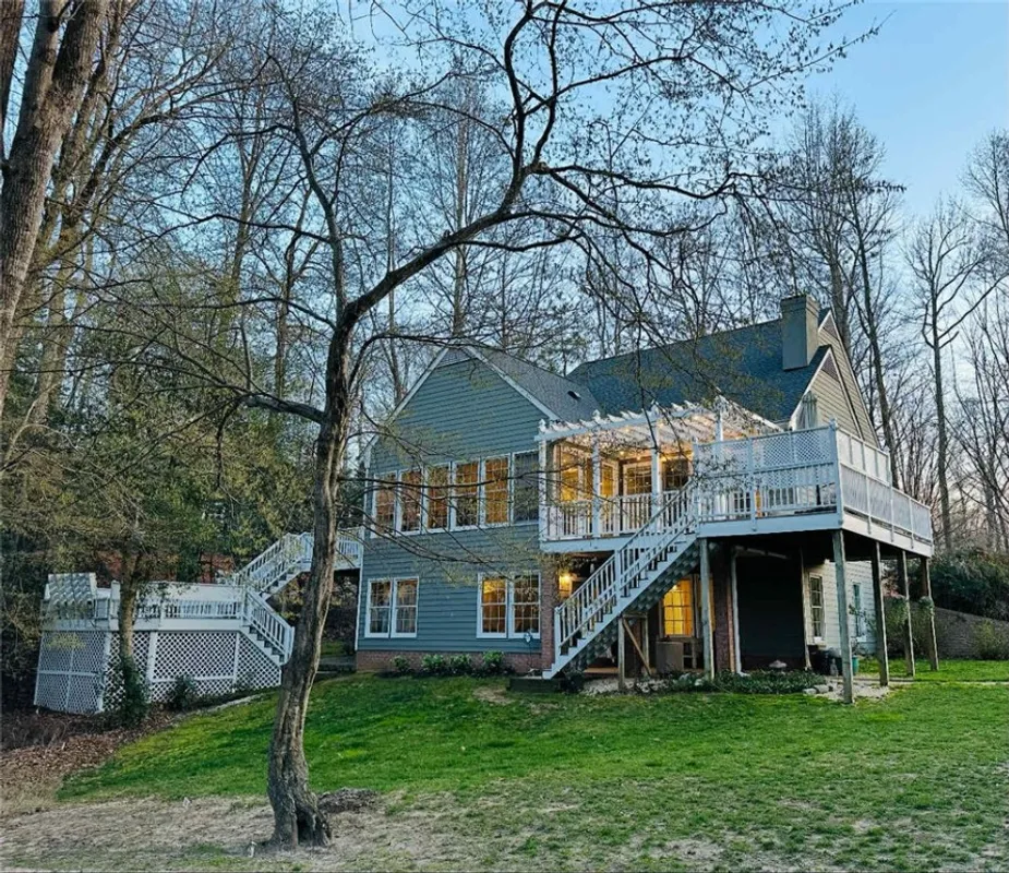 Property Slideshow image 1 of 50 | 117 leeds, Williamsburg, VA, 23188