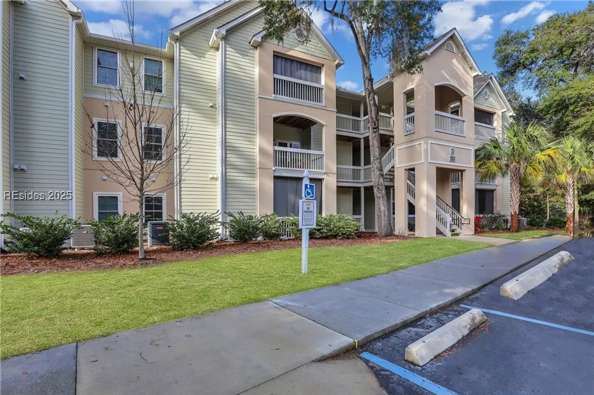 Property Slideshow image 1 of 34 | 380 marshland rd h34, Hilton Head Island, SC, 29926