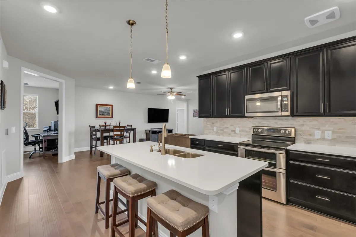 Property Slideshow image 1 of 34 | 1735 wittington pl apt 2302, Farmers Branch, TX, 75234