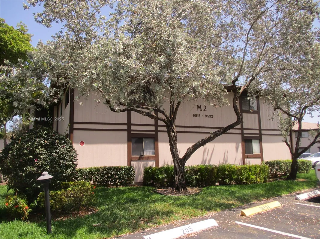 Property Slideshow image 1 of 32 | 9530 n belfort cir 108, Tamarac, FL, 33321