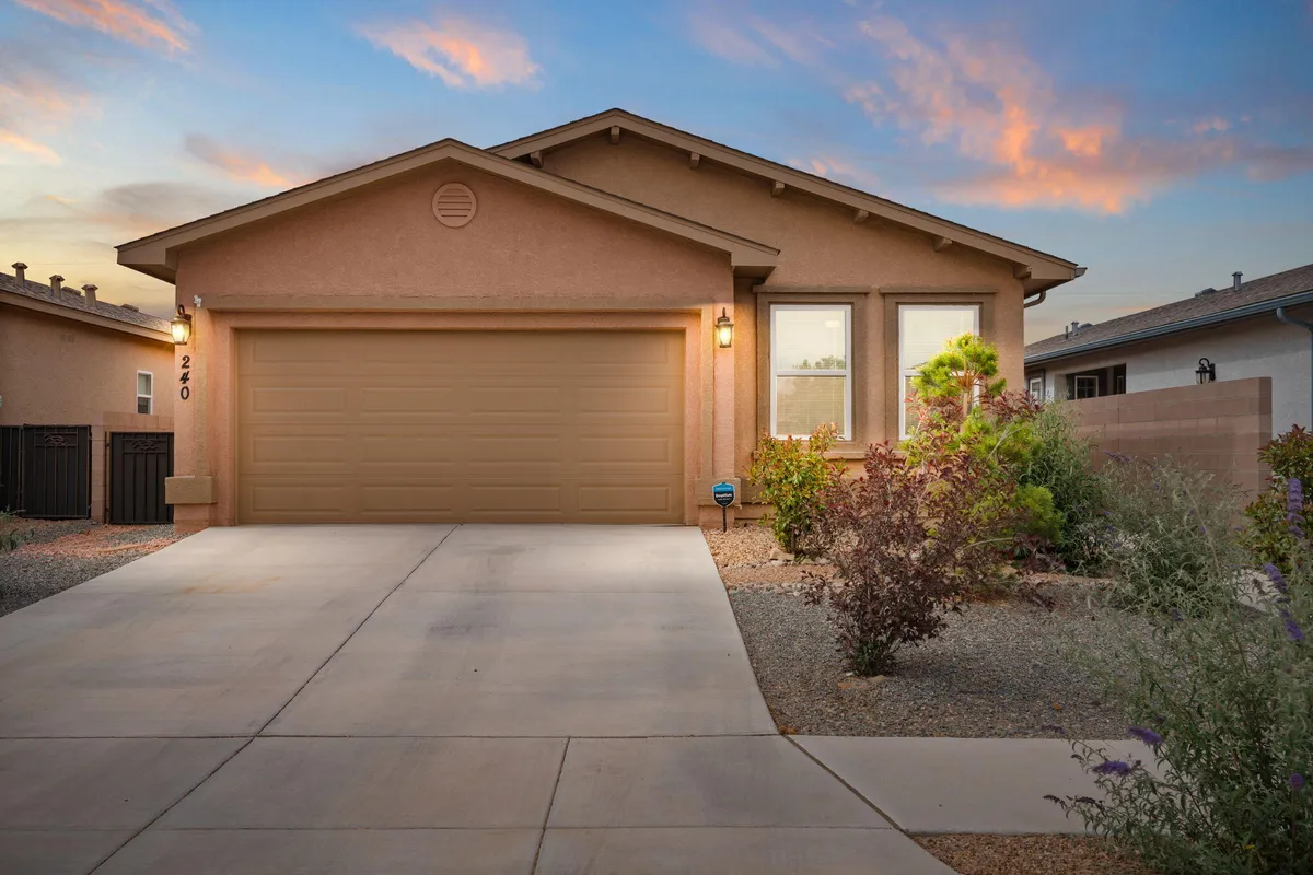 Property Slideshow image 1 of 34 | 240 rio chama cir, Los Lunas, NM, 87031