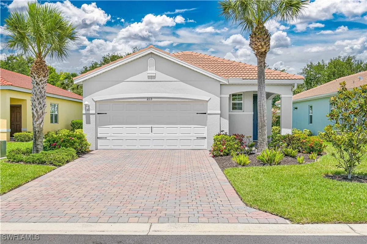 Property Slideshow image 1 of 31 | 2113 summersweet dr, Alva, FL, 33920