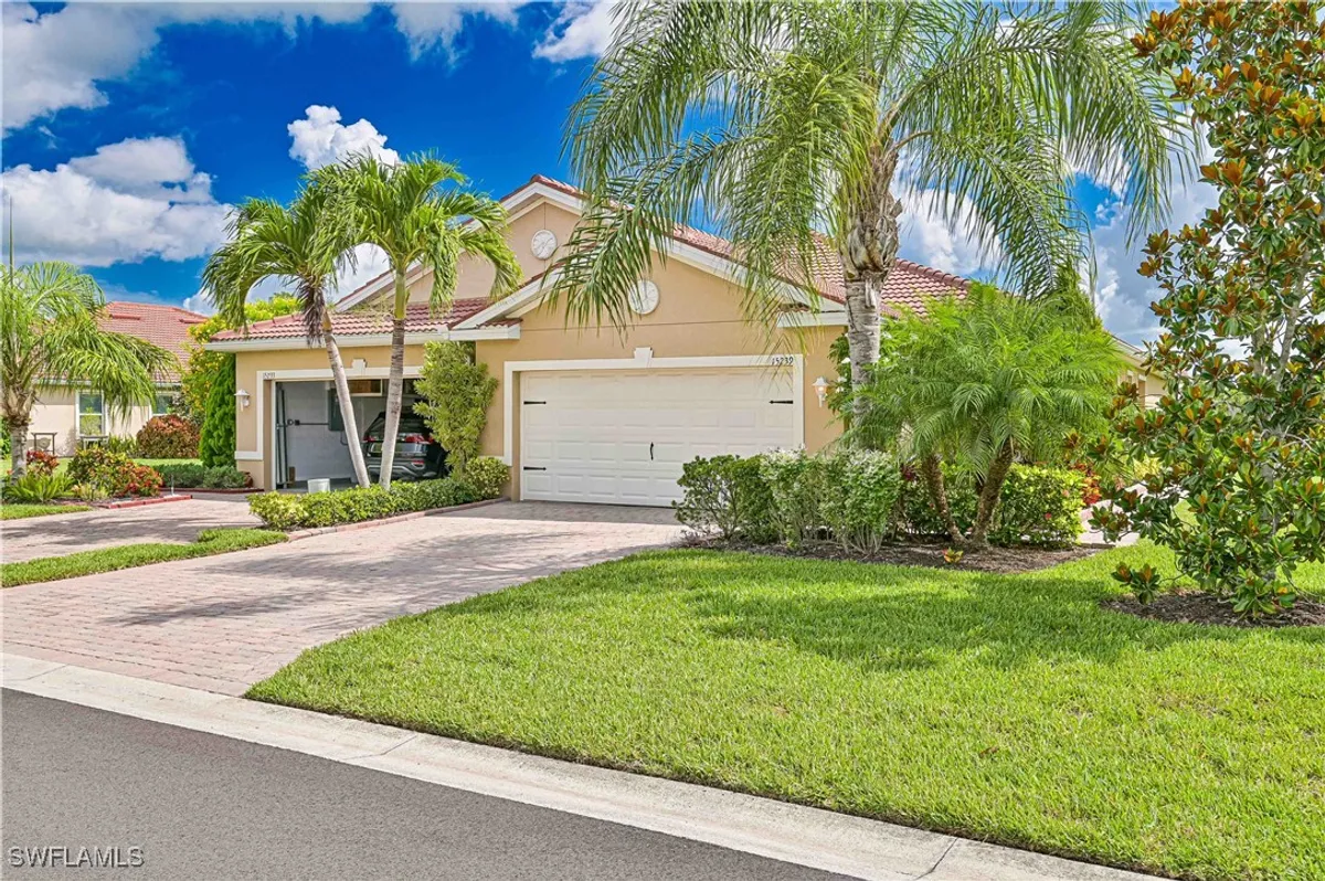 Property Slideshow image 1 of 42 | 15239 ligustrum ln, Alva, FL, 33920