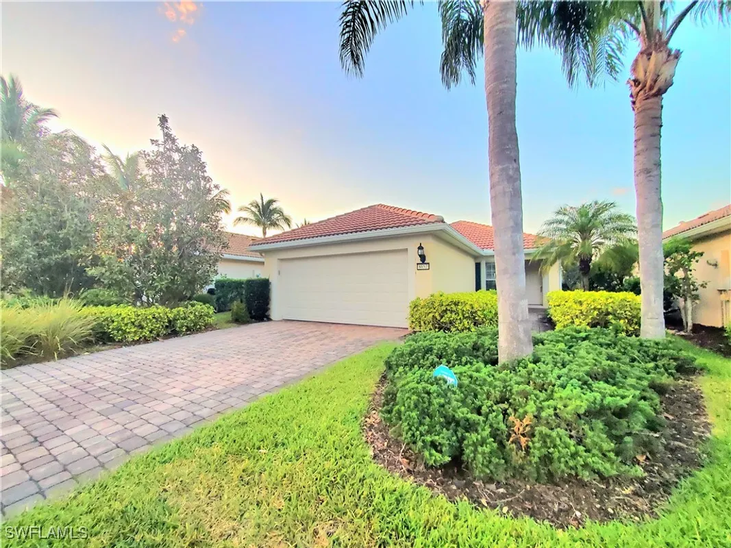Property Slideshow image 1 of 50 | 8657 querce ct, Naples, FL, 34114